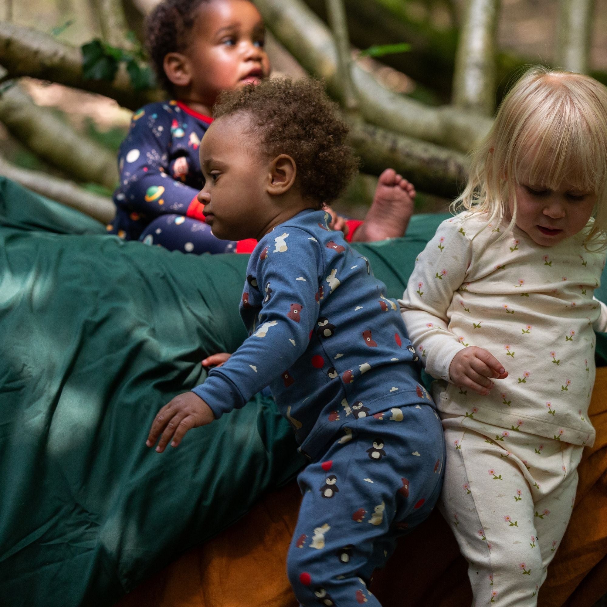 Arctic Friends Organic Pyjamas NOT AVAILABLE for USA/AUS/CAN