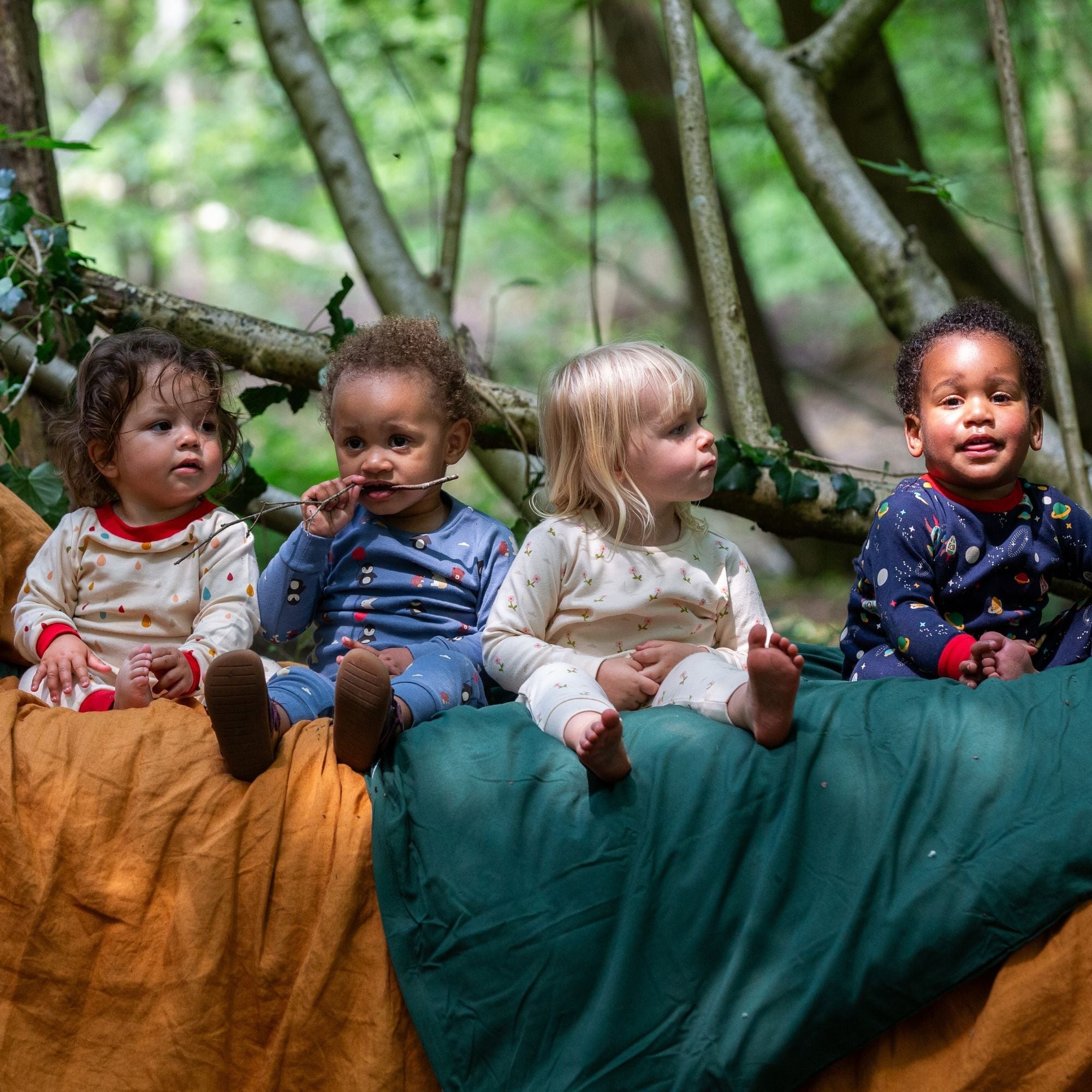 Arctic Friends Organic Pyjamas NOT AVAILABLE for USA/AUS/CAN