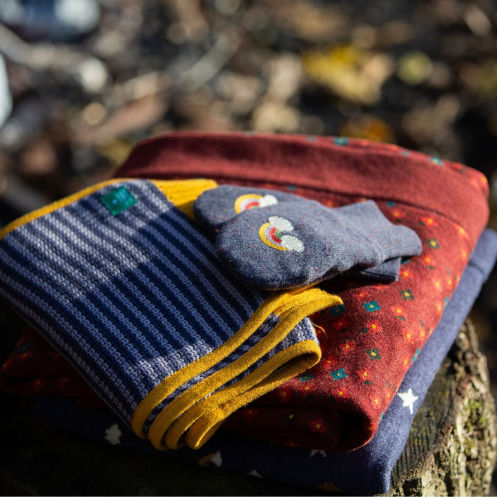 Dreamy Blue Embroidered Knitted Mittens