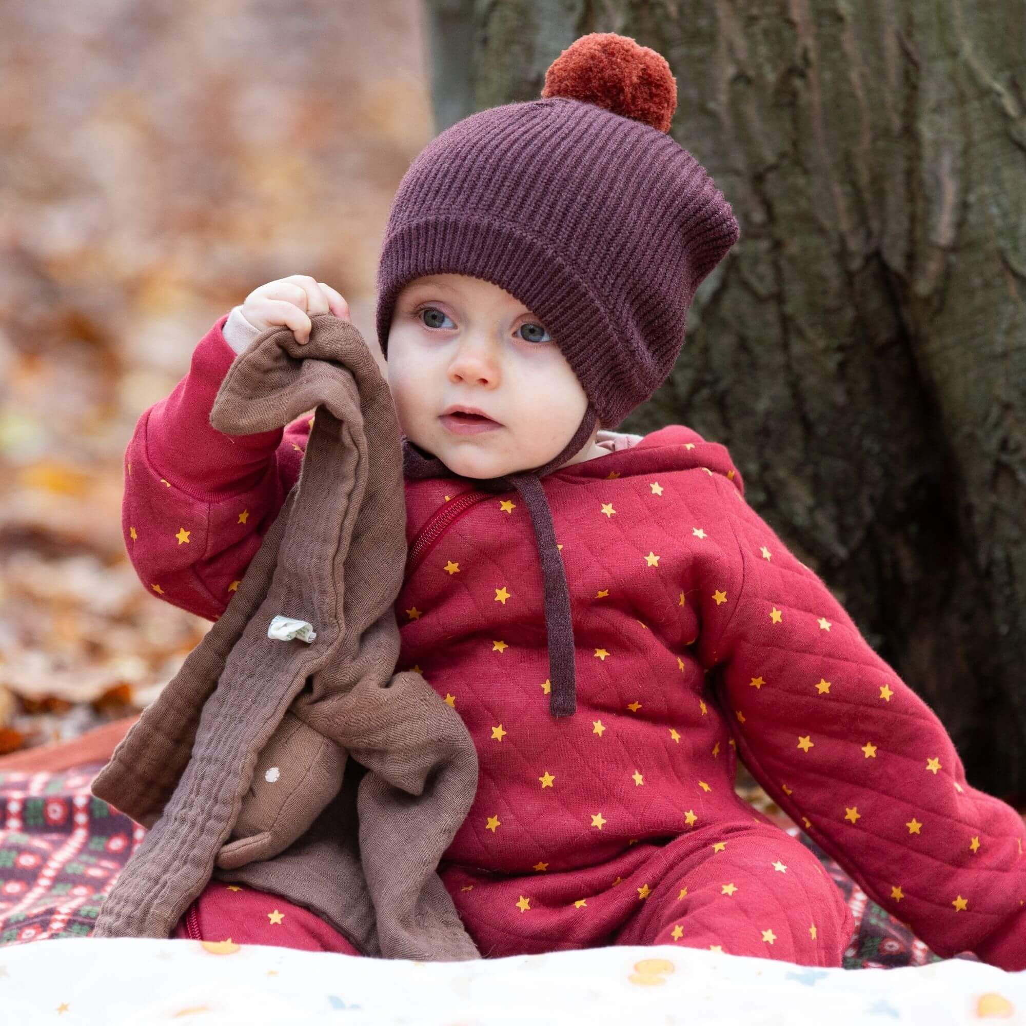 Red Stars Hooded Snug Suit