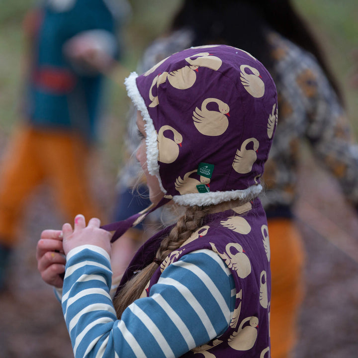 Sleeping Swans Sherpa Lined Hat Purple / 5-8y