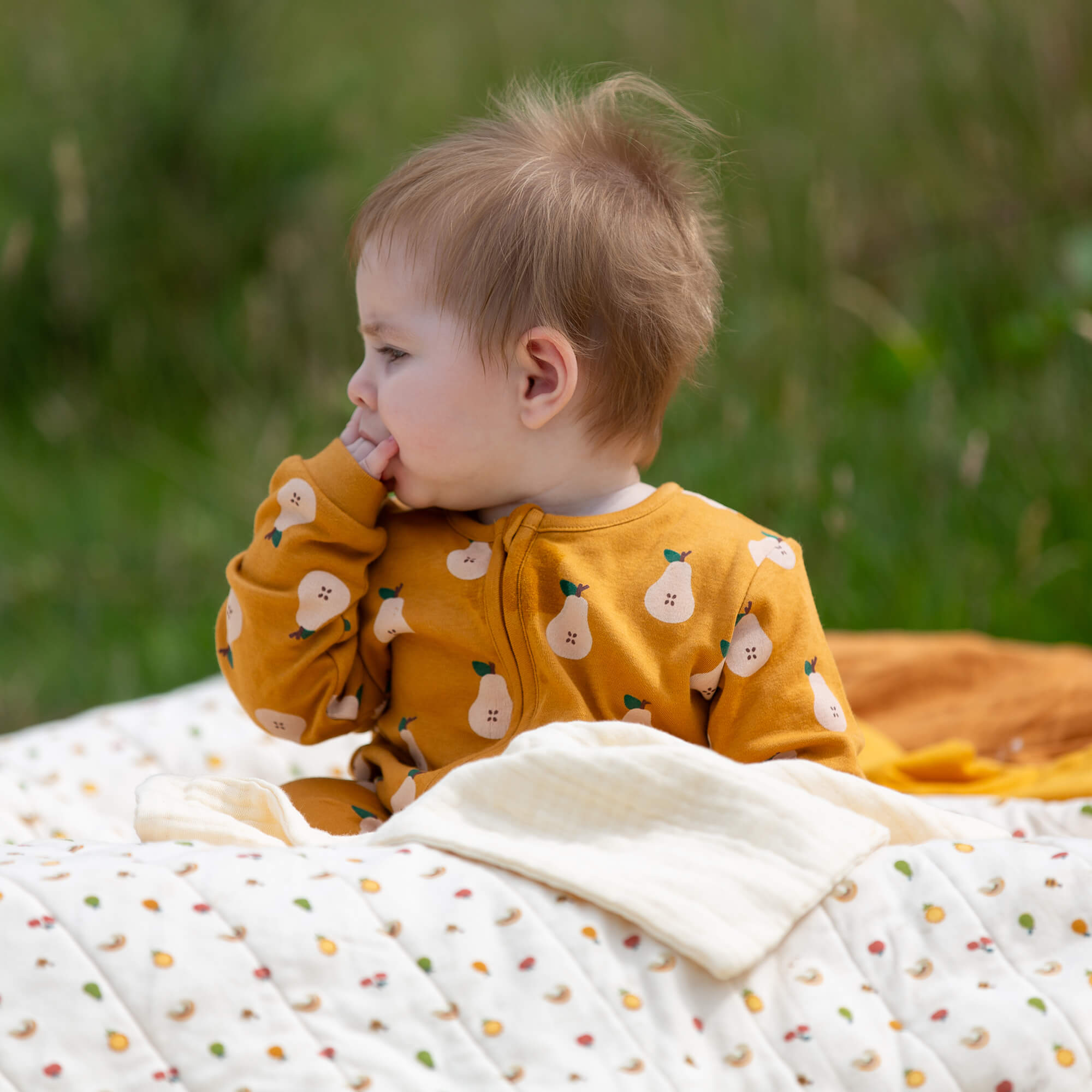 Summer Pears Zip Organic Babygrow Gold / Newborn