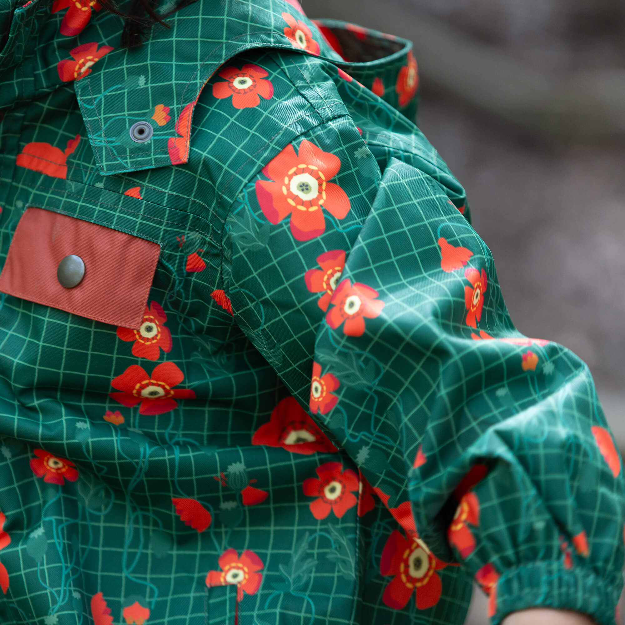 WIld Poppies Recycled Waterproof Raincoat Green / 7-8y
