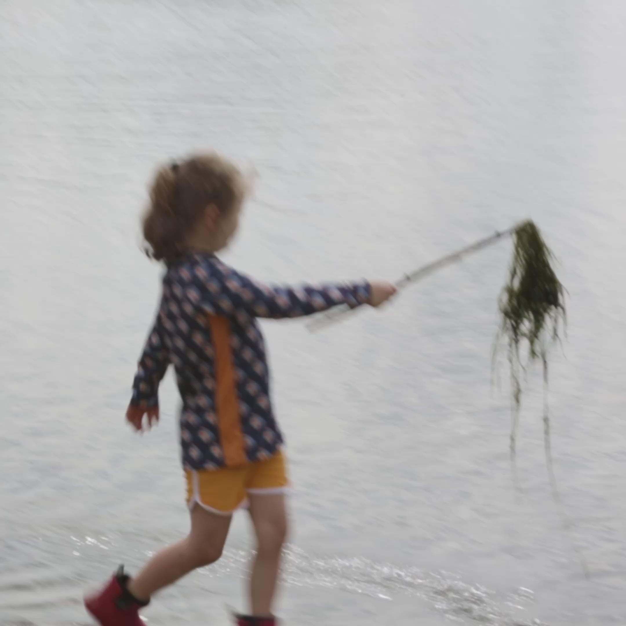 Load video: Little Fish UPF 50 Sunsafe Long Sleeve Rash Vest