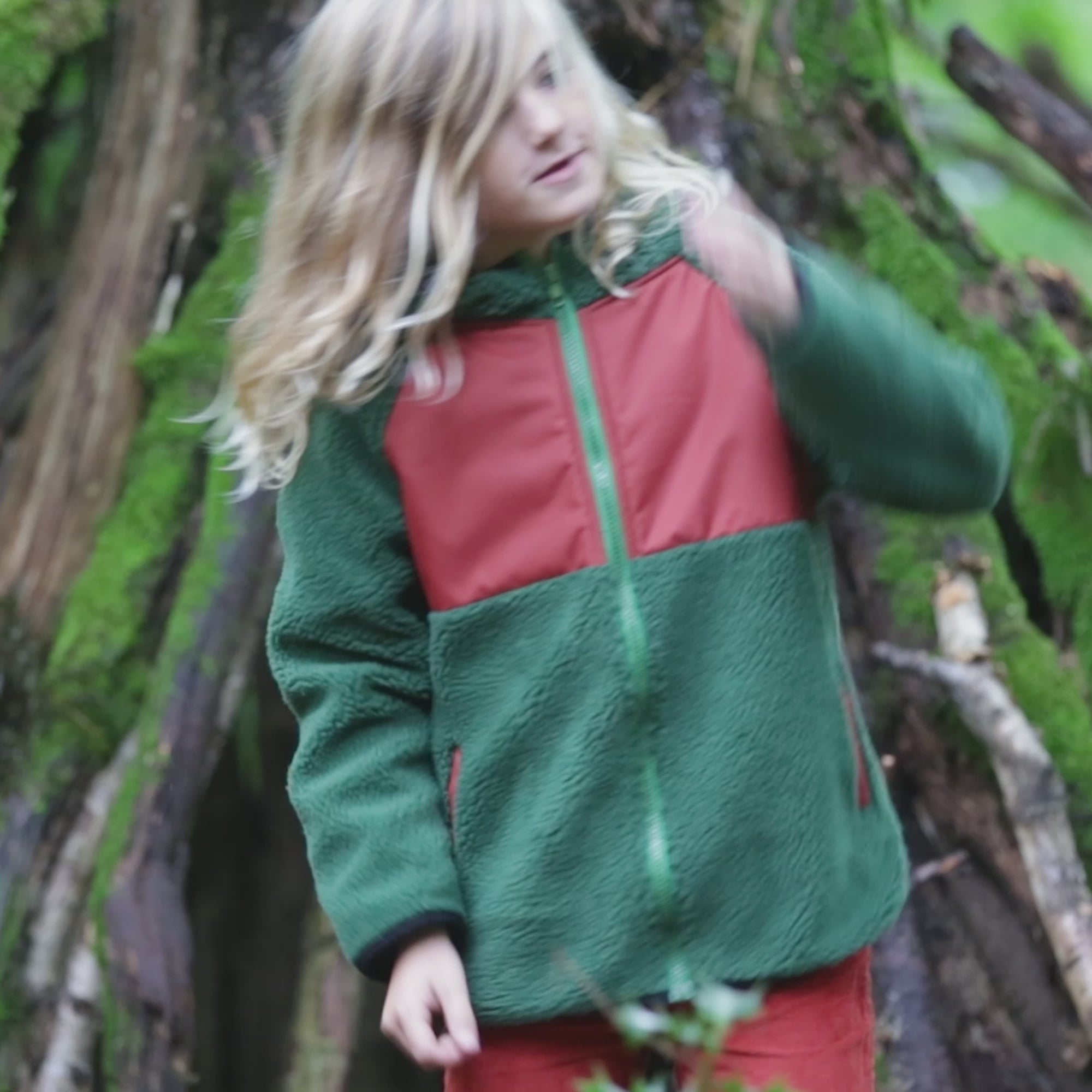 Load video: Cream Hooded Zip Up Recycled Fleece Jacket